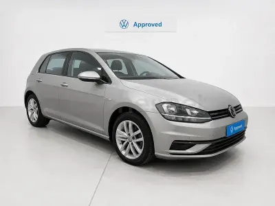 Usado VW Golf VII Edition 130 CV (95 kW) 2020 Gris / plata Berlina