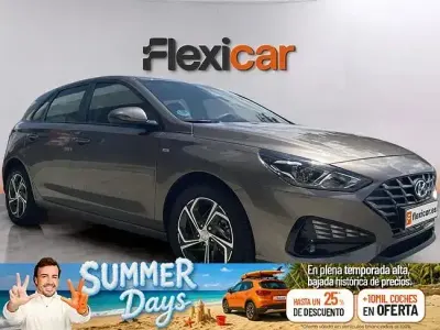Usado Hyundai i30 110 CV (80 kW) 2023 Marrón