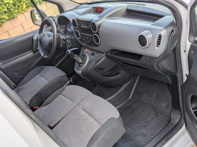 Blanco Usado 2019 Peugeot Partner Premium Monovolumen | 13.950 € (Caro)