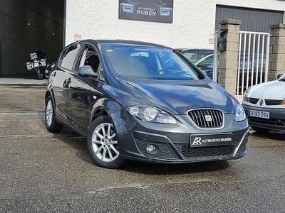 Usado Seat Altea Reference 105 CV (77 kW) 2012 Gris / plata Monovolumen