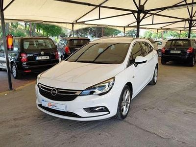 Usado Opel Astra Excellence 160 CV (117 kW) 2017 Blanco Familiar