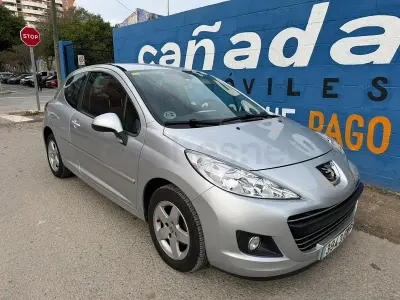Usado Peugeot 207 Sport 70 HP (51 kW) 2010 Cinzento Sedan