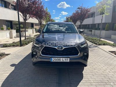 Używany Toyota Highlander Advance 246 KM (180 kW) 2022 Szary SUV