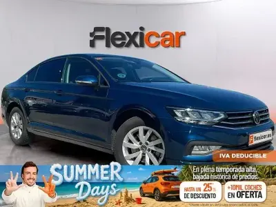 Usado VW Passat Business 122 CV (89 kW) 2021 Azul Familiar