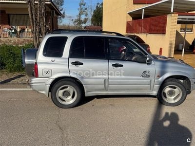 Usado Suzuki Grand Vitara 87 CV (63 kW) 2000 Gris / plata SUV