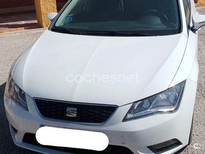Usado Seat Leon Reference 110 CV (80 kW) 2014 Blanco Berlina