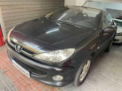 Usado Peugeot 206 CC 109 CV (80 kW) 2004 Negro Descapotable