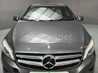 Usado Mercedes A180 AMG line 109 CV (80 kW) 2013 Gris / plata Berlina