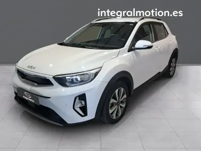 Usado Kia Stonic 119 HP (87 kW) 2024 Branco SUV