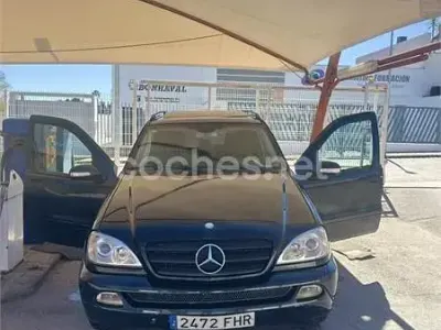 Usado Mercedes ML270 163 CV (119 kW) 2004 Negro SUV