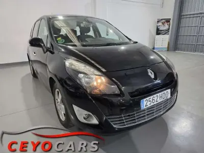 Usado Renault Scenic E-Tech Dynamique 131 CV (96 kW) 2011 Negro Monovolumen