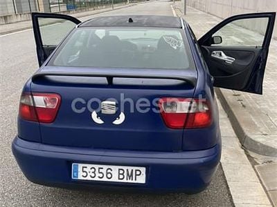 Azul Usado 2002 Seat Cordoba Sport Berlina | 1000 € (Super precio)