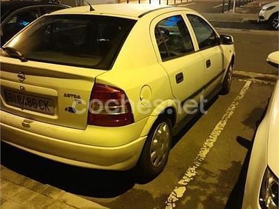 Blanco Usado 1998 Opel Astra Berlina | 1300 € (Precio justo)