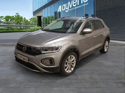 Usado VW T-Roc Life 115 CV (84 kW) 2023 Gris / plata SUV