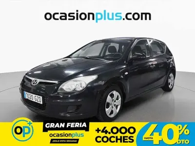 Usado Hyundai i30 Classic 109 CV (80 kW) 2010 Negro Utilitario