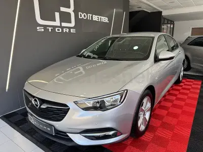 Usado Opel Insignia Business 136 CV (100 kW) 2018 Gris / plata Berlina