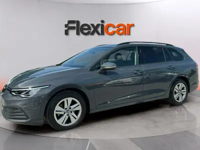 Usado VW Golf VIII Life 110 CV (80 kW) 2022 Gris Familiar