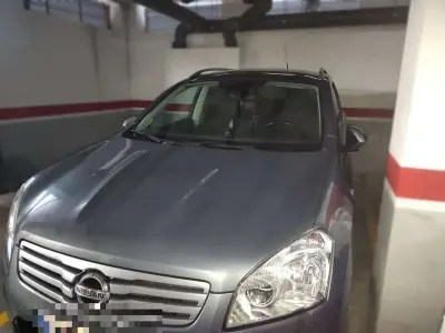 Usado Nissan Qashqai Premium Edition 103 CV (75 kW) 2009 Gris SUV