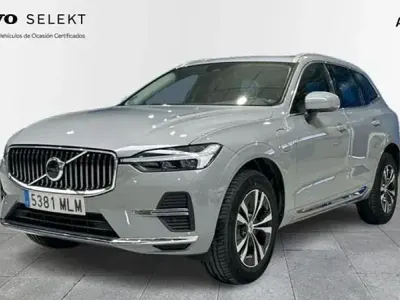 Usado Volvo XC60 Core 350 CV (257 kW) 2023 Gris SUV