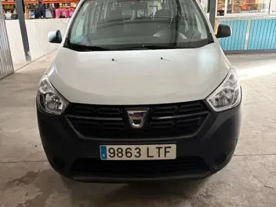 Usado Dacia Dokker Essentiel 109 CV (80 kW) 2021 Monovolumen