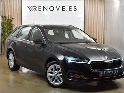 Usado Skoda Octavia Selection 150 CV (110 kW) 2023 Negro Familiar