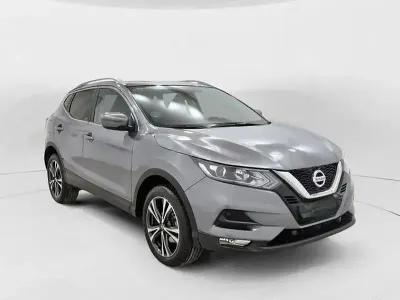 Usado Nissan Qashqai Acenta 140 CV (102 kW) 2019 Gris / plata SUV