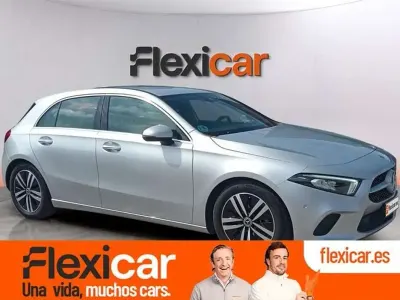 Usado Mercedes A180 109 CV (80 kW) 2022 Gris Utilitario