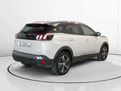 Usado Peugeot 3008 Allure 131 CV (96 kW) 2019 Blanco SUV