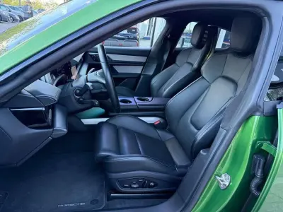 Usado Porsche Taycan Turbo 500 kW (680 CV) 2021 Verde Berlina