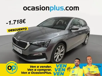 Usado Skoda Scala Sport 150 CV (110 kW) 2022 Gris Utilitario