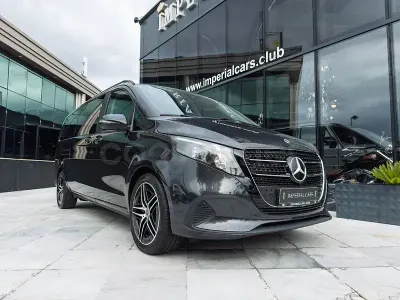Usado Mercedes V250 Avantgarde 190 CV (139 kW) 2024 Gris / plata Monovolumen