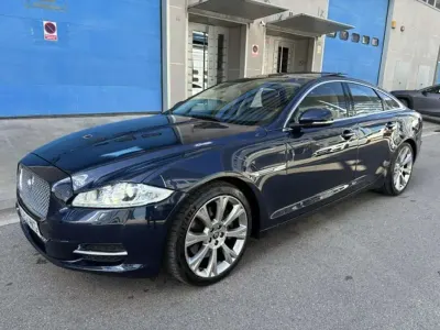 Usado Jaguar XJ Premium Luxury 275 CV (202 kW) 2012 Azul Berlina