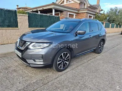 Käytetty Nissan X-Trail Tekna 163 HP (119 kW) 2017 Harmaa Katumaasturi
