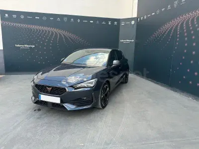 Usado Cupra Leon 150 CV (110 kW) 2023 Gris / plata Berlina