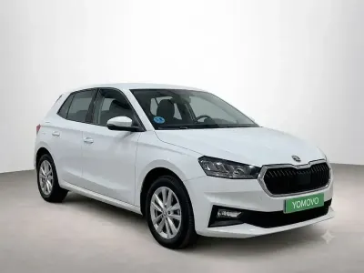 Usado Skoda Fabia Ambition 110 CV (80 kW) 2022 Blanco Utilitario