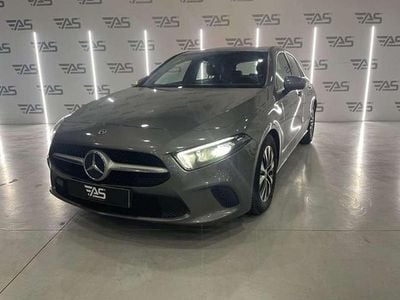 Usado Mercedes A180 116 CV (85 kW) 2020 Gris Utilitario