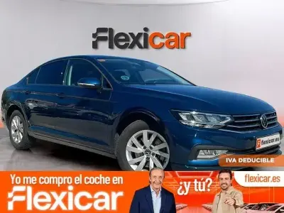 Usado VW Passat Business 122 CV (89 kW) 2021 Azul Familiar