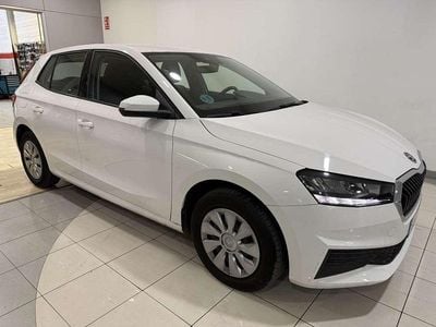 Usado Skoda Fabia Active 95 CV (69 kW) 2022 Blanco Utilitario
