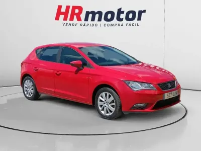 Usado Seat Leon Reference 110 CV (80 kW) 2015 Rojo Utilitario