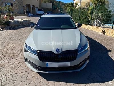 Usado Skoda Superb SportLine 280 CV (205 kW) 2022 Gris / plata Familiar