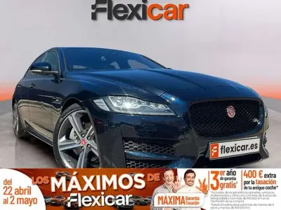 Usado Jaguar XF R-Sport 180 CV (132 kW) 2015 Azul Berlina