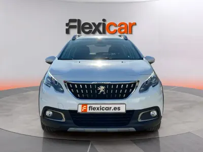 Usado Peugeot 2008 Active 100 CV (73 kW) 2019 Blanco SUV