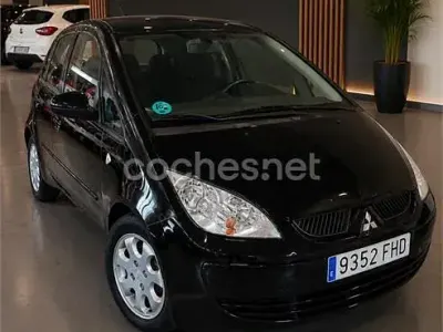 Usado Mitsubishi Colt Inform 95 CV (69 kW) 2006 Negro Berlina