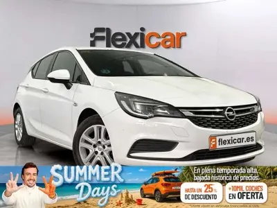 Usado Opel Astra Selective 110 CV (80 kW) 2019 Blanco Utilitario