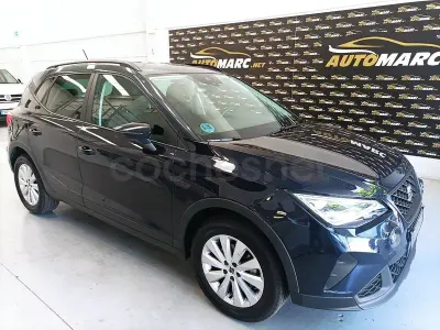 Usado Seat Arona Xperience 110 CV (80 kW) 2023 Azul SUV