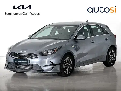Usado Kia Ceed 100 CV (73 kW) 2025 Gris / plata Utilitario