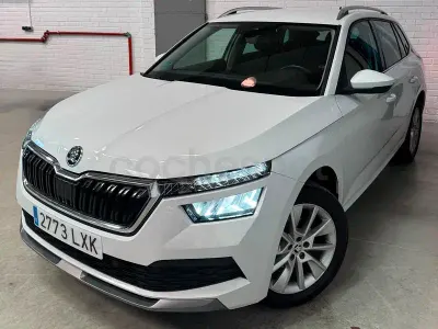 Usado Skoda Kamiq 110 CV (80 kW) 2022 Blanco SUV