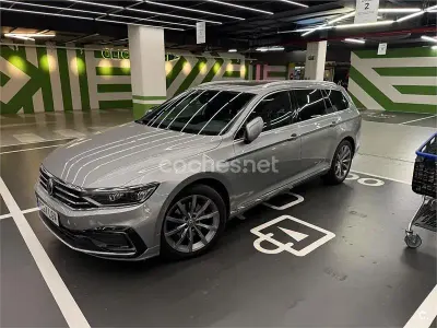 Usado VW Passat GTE 218 CV (160 kW) 2020 Gris / plata Familiar