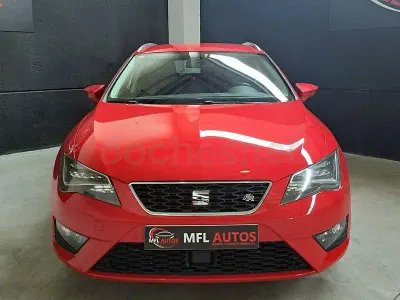 Usado Seat Leon FR 150 CV (110 kW) 2014 Rojo Familiar
