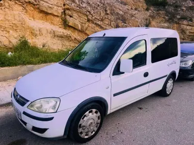 Usado Opel Combo Cosmo 75 CV (55 kW) 2007 Blanco Monovolumen